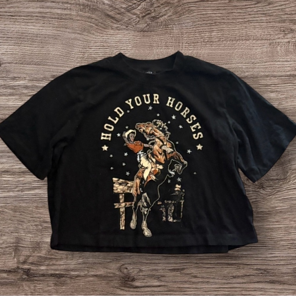 Black Crop Graphic Tee Short Sleeve